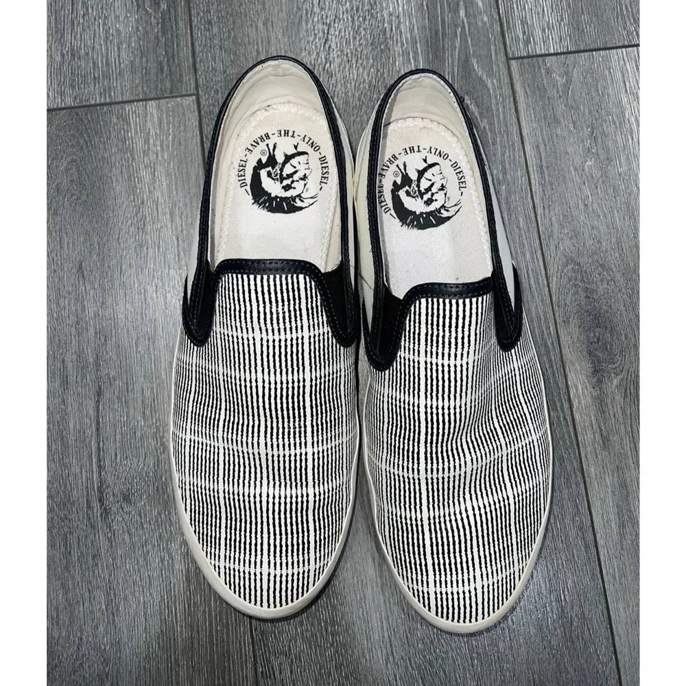 DIESEL Men's White & black striped leather Sneakers Only The Brave 10.5 S000058